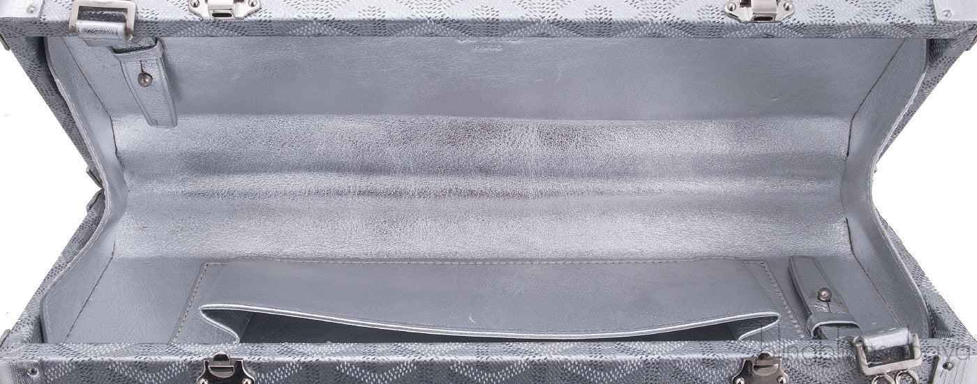 Silver Saint Honore Clutch