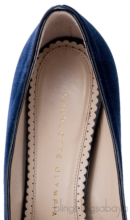 Kitty Velvet Pumps