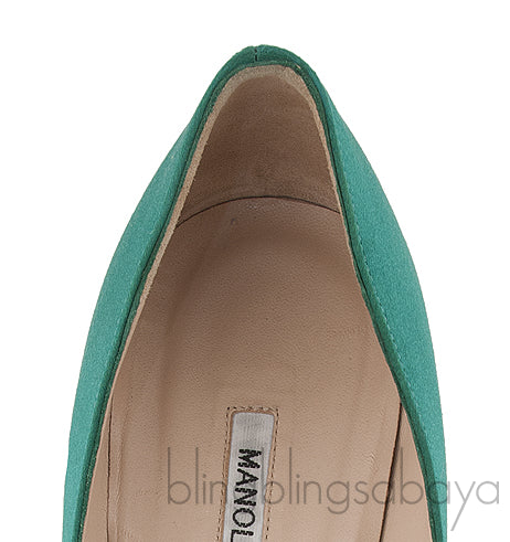 Emerald Hangisi Satin Jeweled Pump
