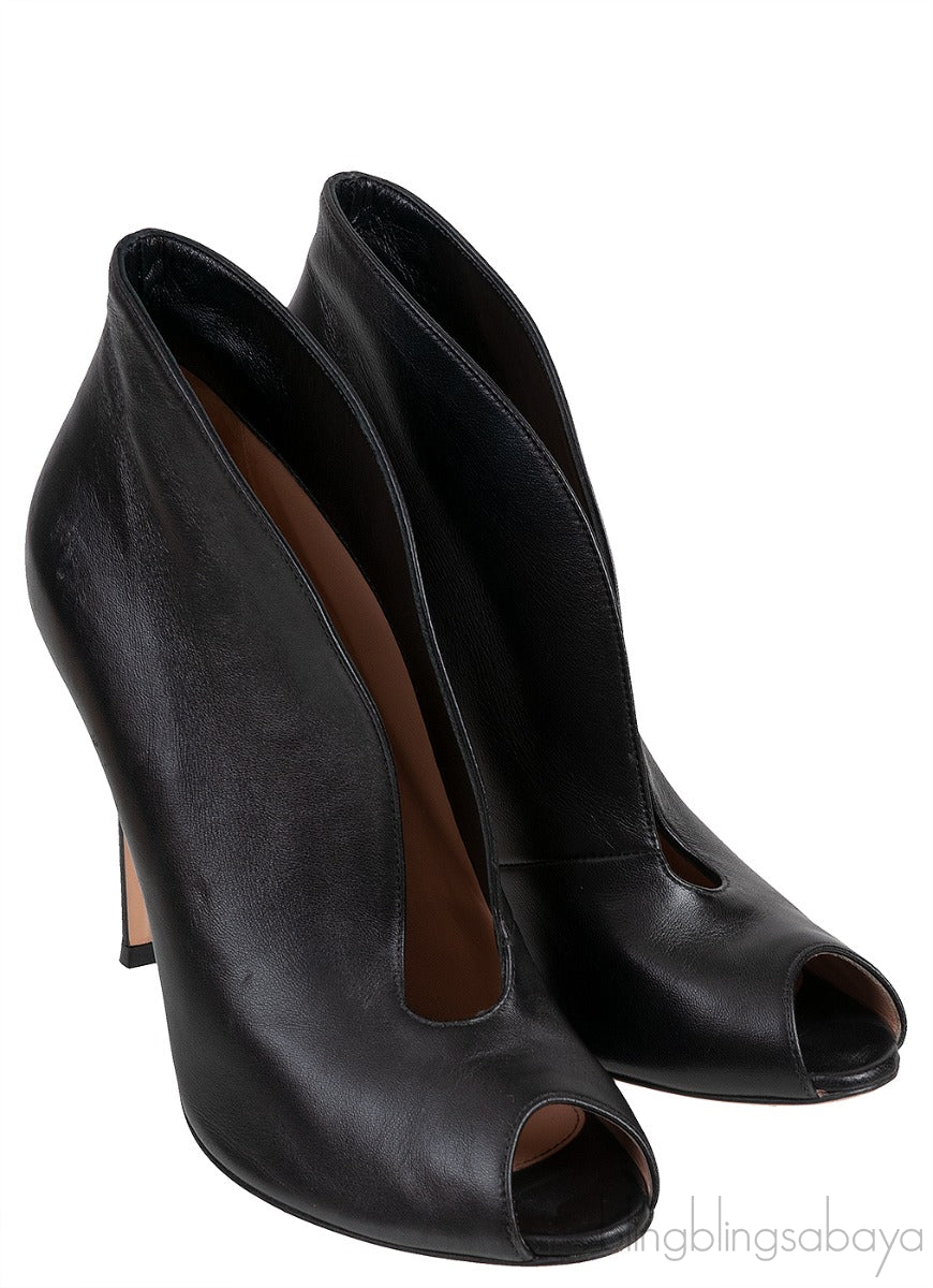 Vitello Luggage Black Peep Toe Heels