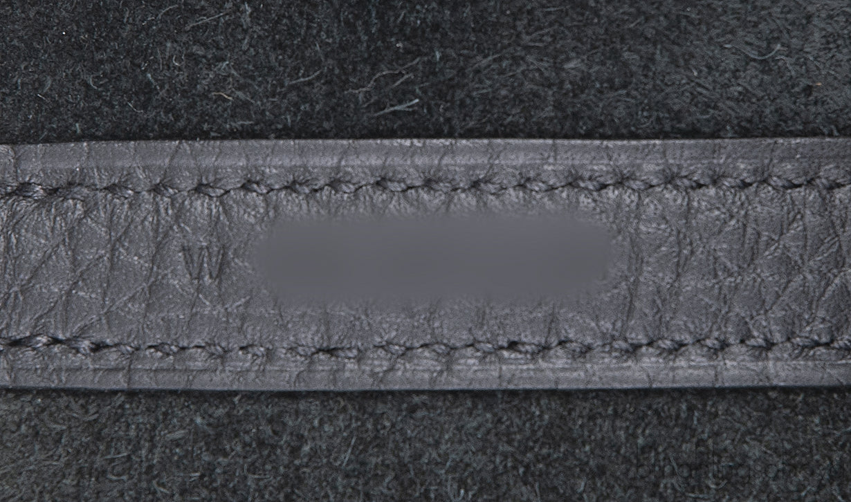 Picotin Lock 22 Black Taurillon Clemence GHW