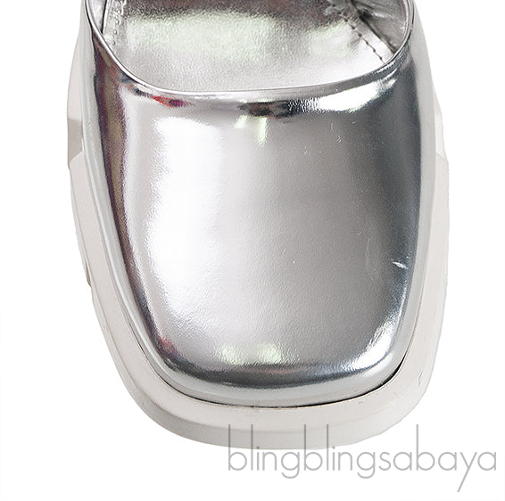 Metallic Silver Leather Pump