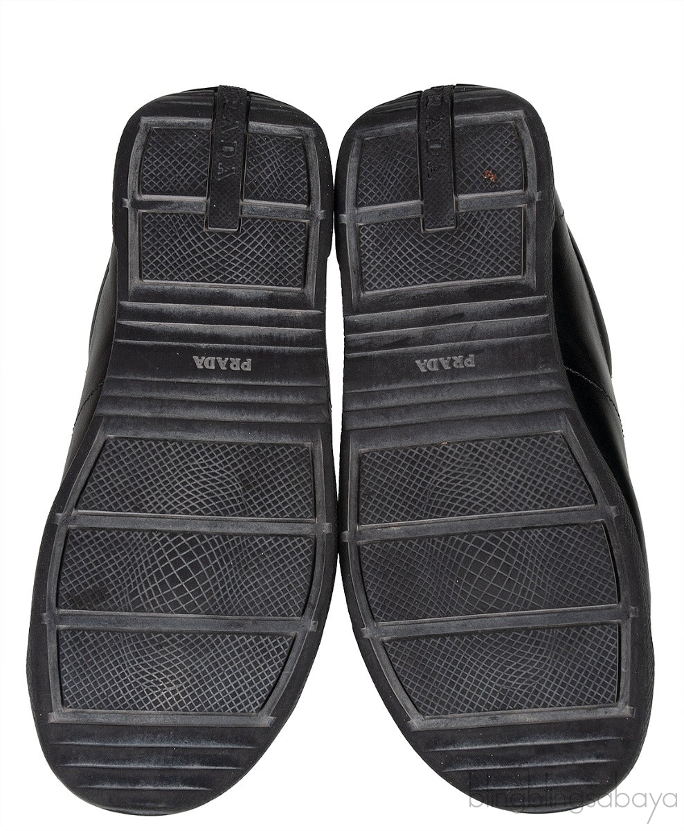 Black Velcro Strap Kids Sneaker 33