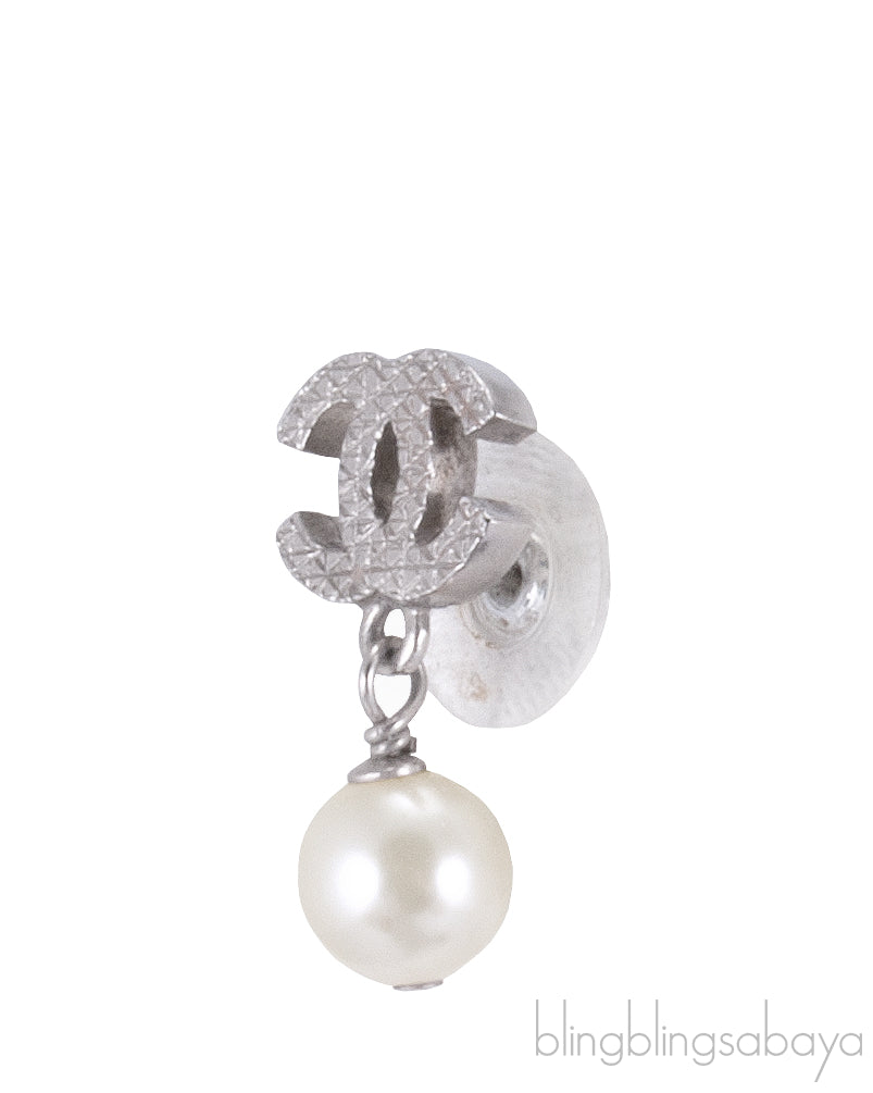 CC Quilt Pearl Dropped Earrings
