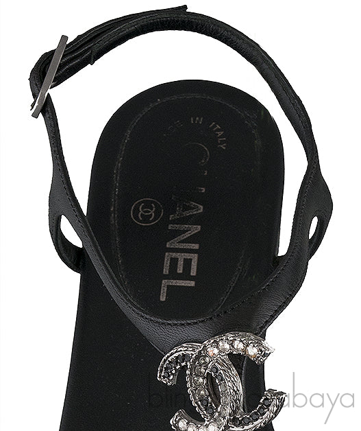 Black T-strap Thong CC Sandals