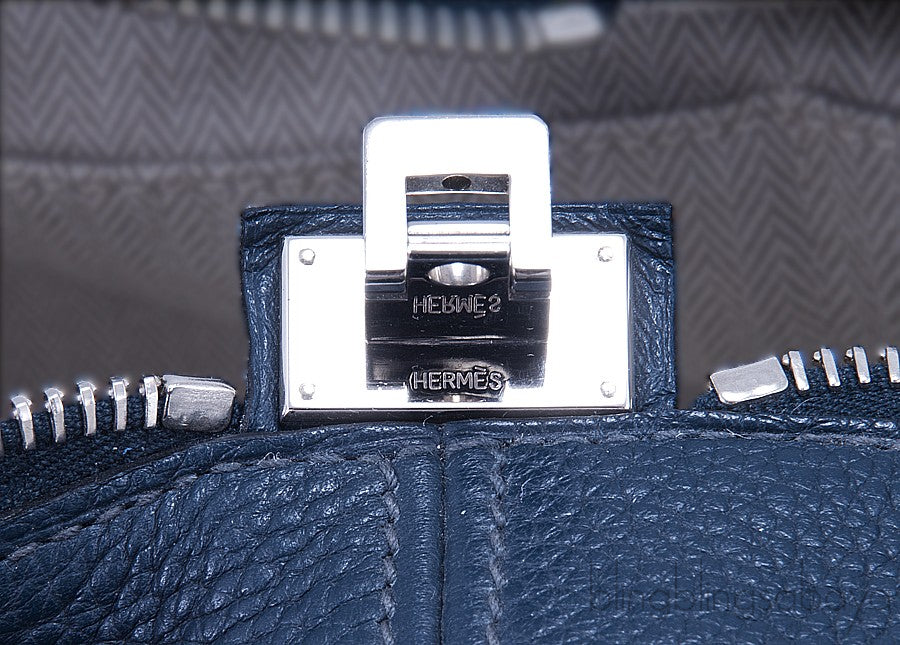 Victoria II Blue Obscur