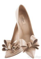 Bow Nude Patent Pump