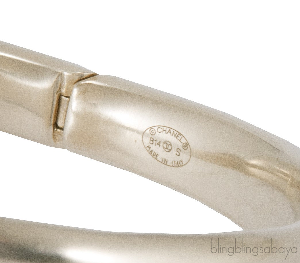 Giant Pearl Bracelet