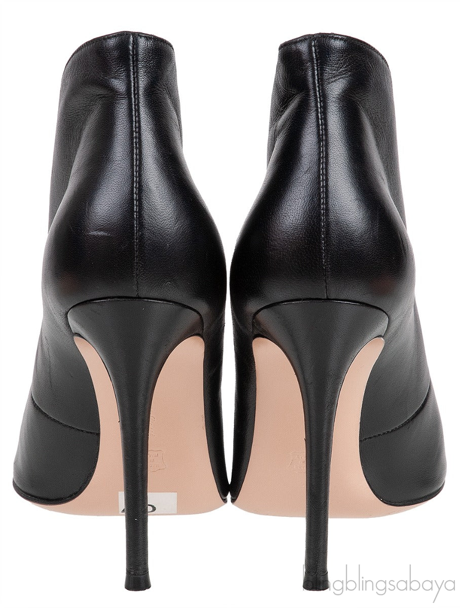 Vitello Luggage Black Peep Toe Heels