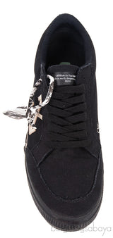 Black Canvas Men\'s Sneaker