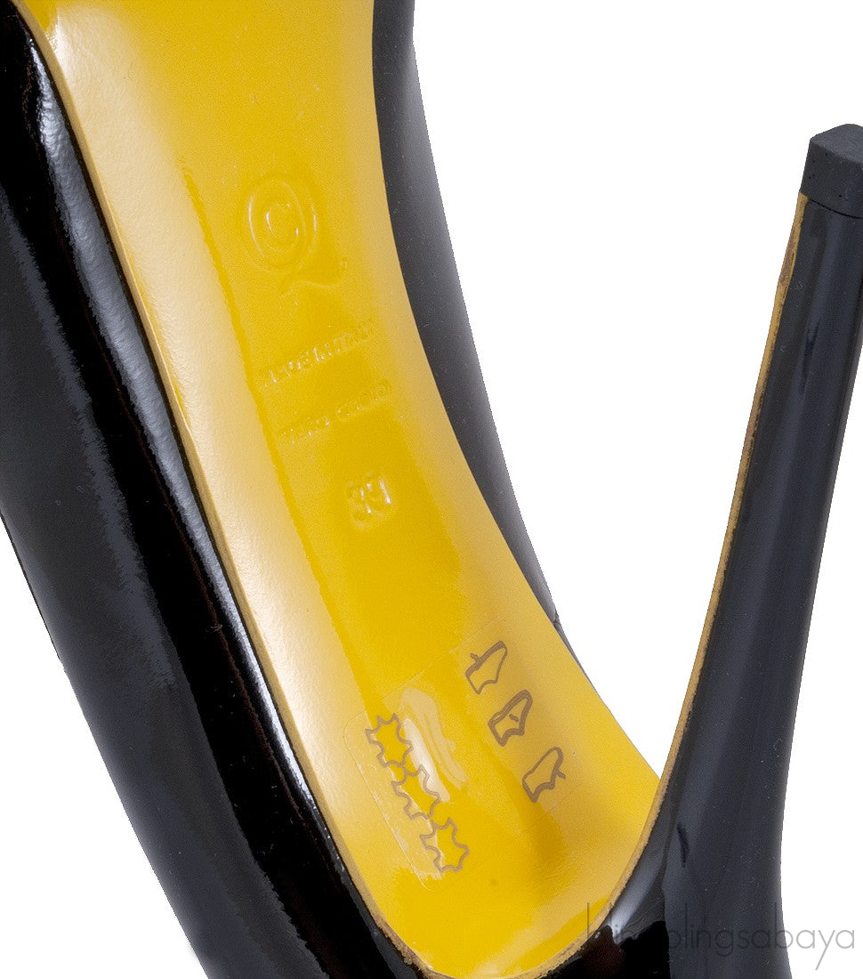 Black Heart Peep Toe Pump