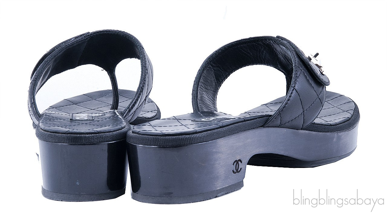 CC Logo Thong Quilted Sandals