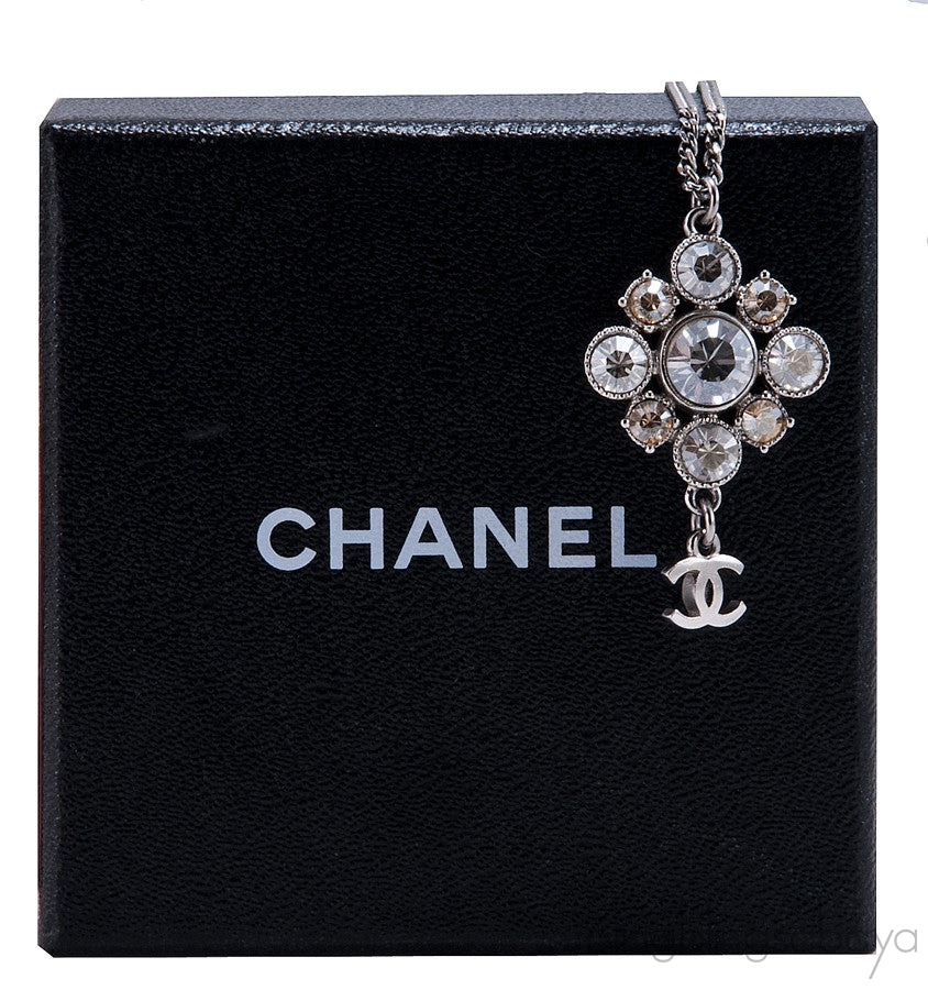 Flower Pendant Necklace
