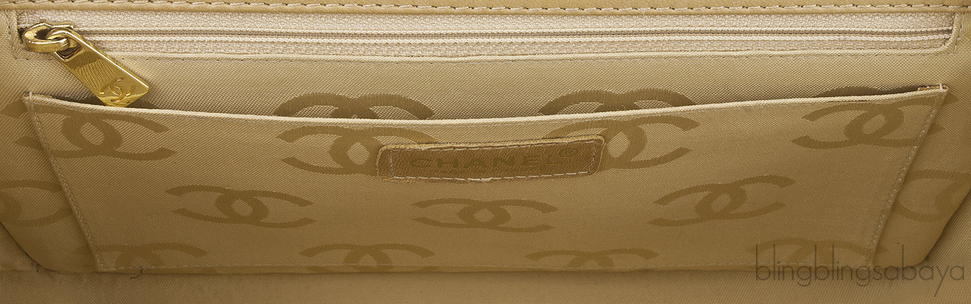 Square Quilt Patent Shoulder Bag