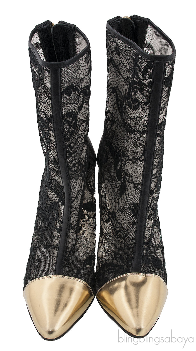 Lace Pointed-toe Boots