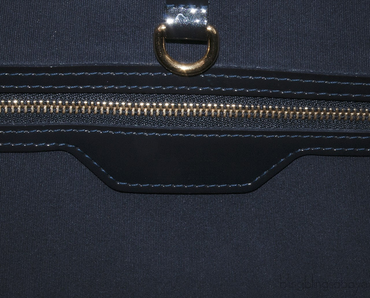 Wilshire Grey Monogram Vernis MM