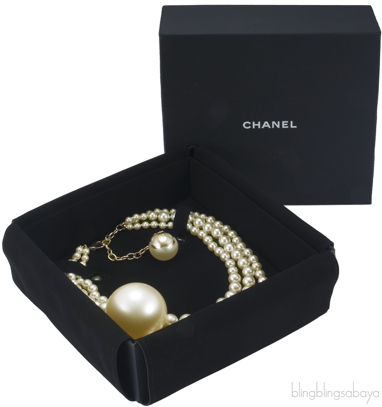 Giant Choker Pearl Necklace