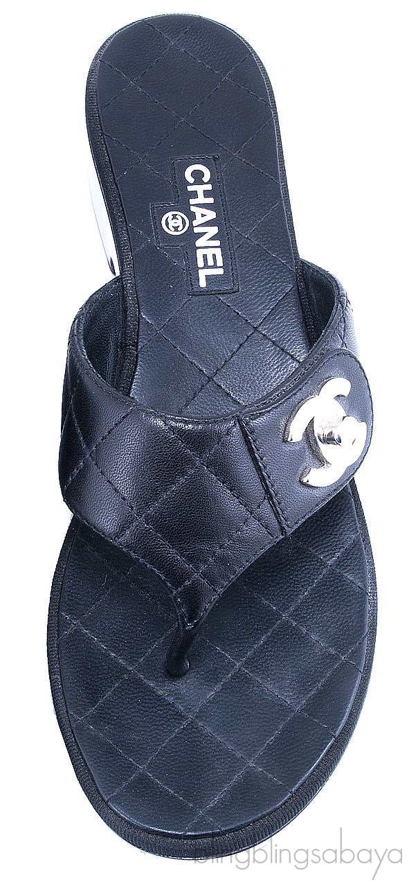 CC Logo Thong Quilted Sandals