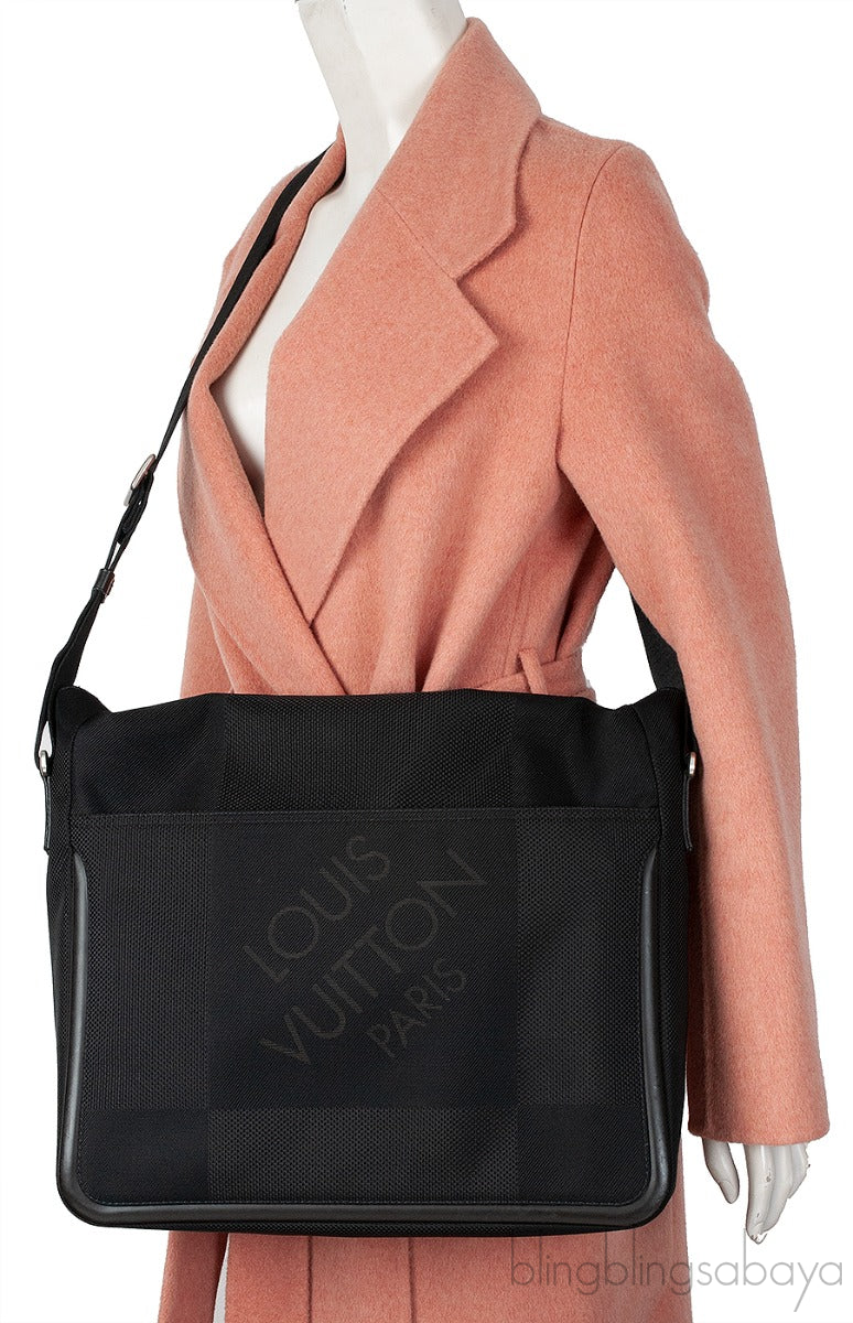 Louis Vuitton Black Denier Geant Canvas Messenger