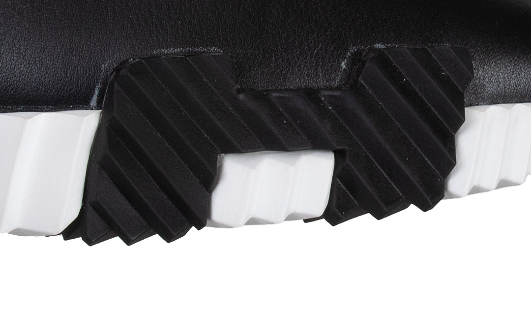 H Sneaker