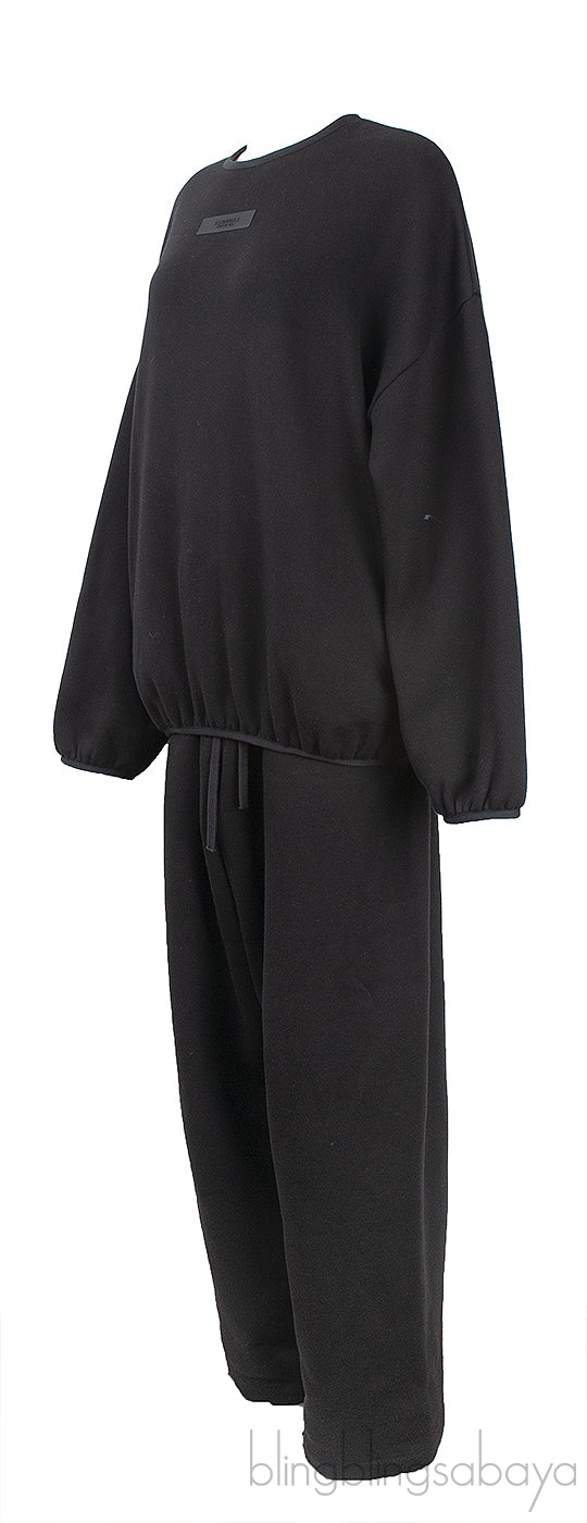 Black Sweatshirt and Baggy Pants
