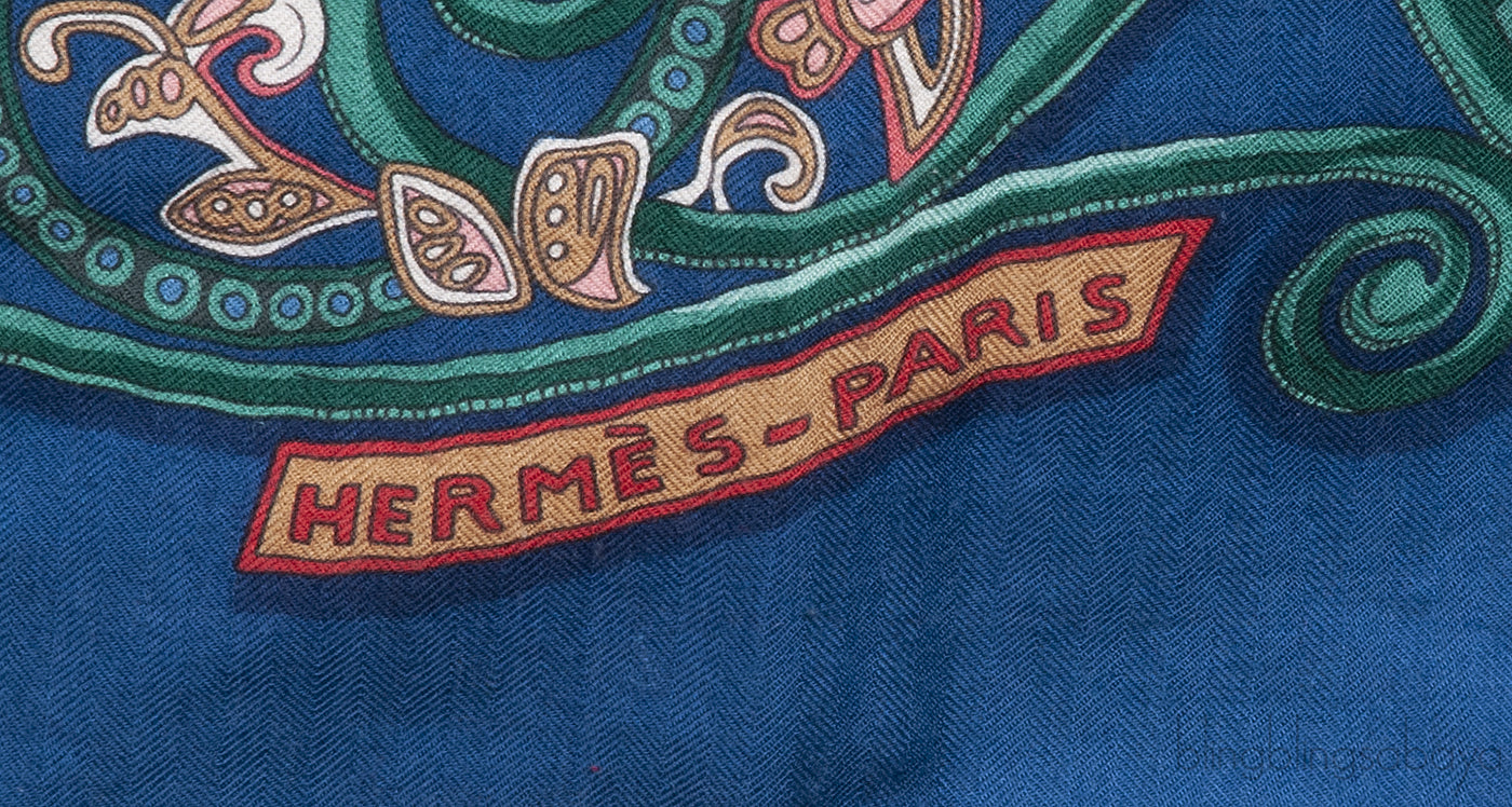Cashmere Silk La Charmante Aux Animaux Scarf 140