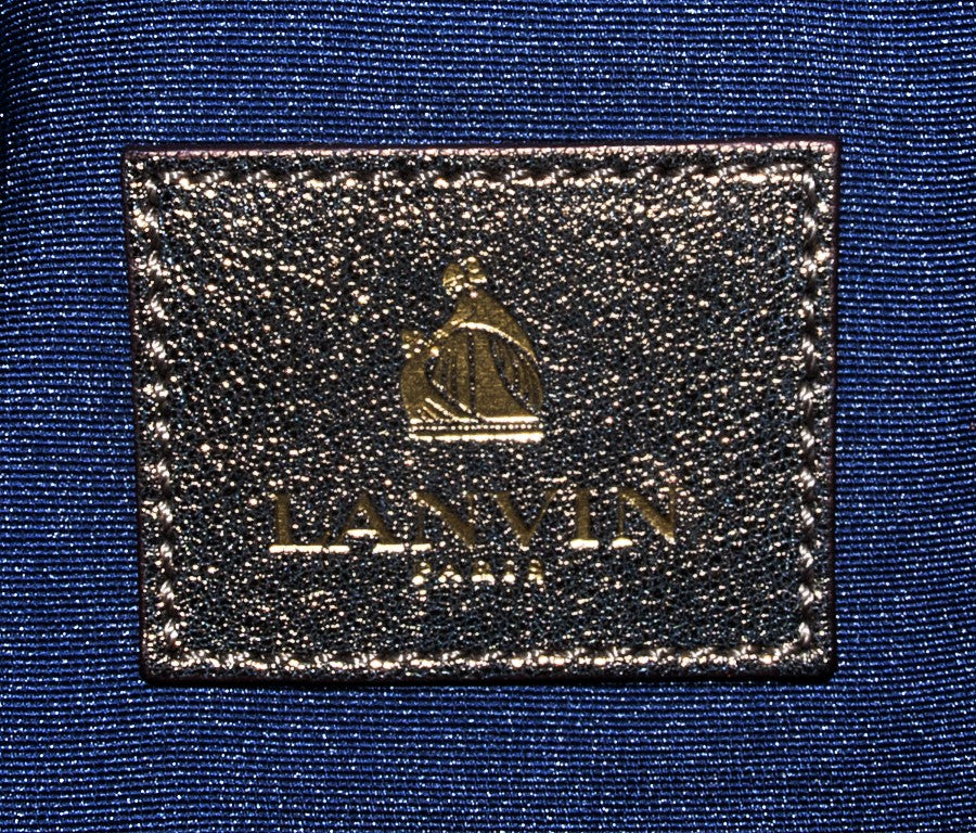 Zip \"LOVE\" Clutch