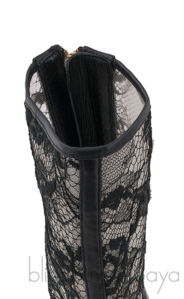 Lace Pointed-toe Boots