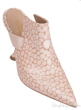 Stingray Print Pointed Toe Mules