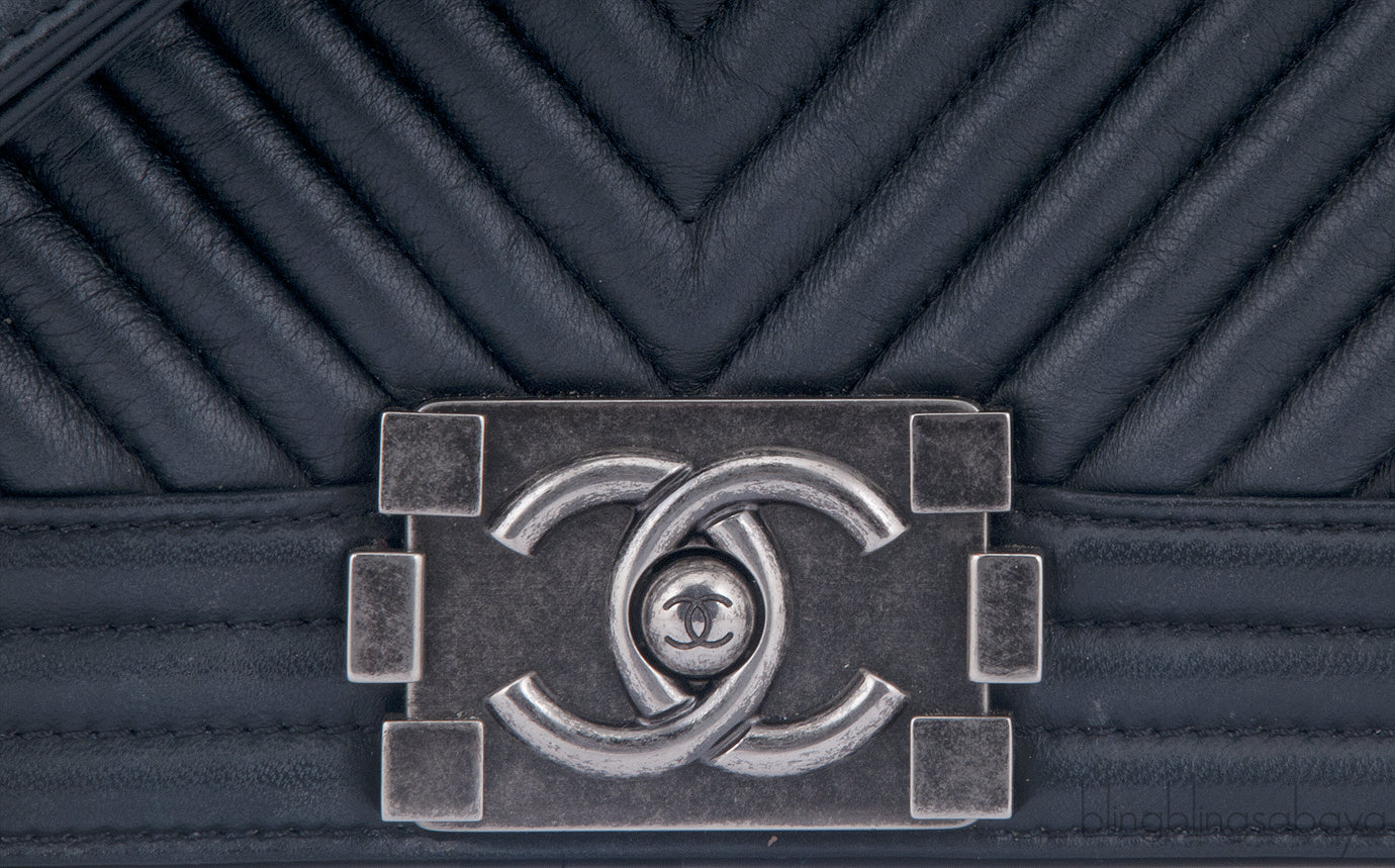 Charcoal Grey Chevron Le Boy