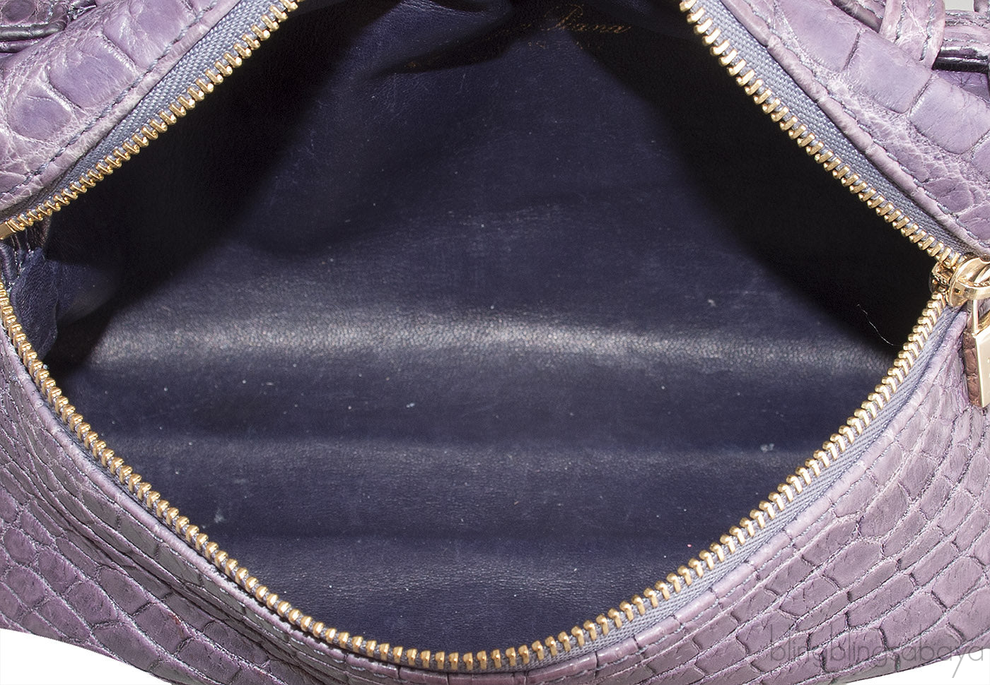 L19 Alligator Pouch