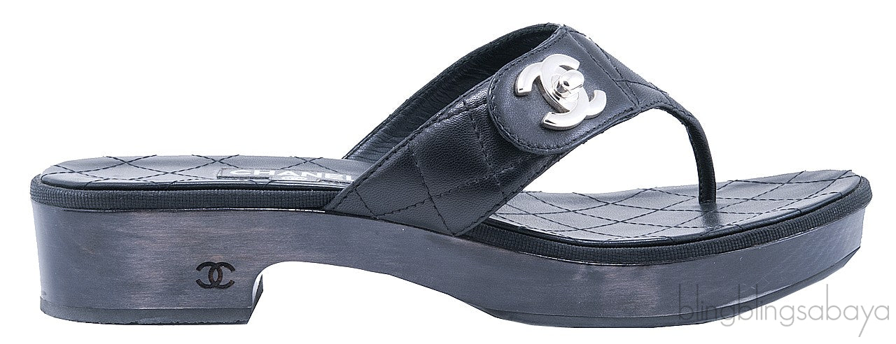 CC Logo Thong Quilted Sandals