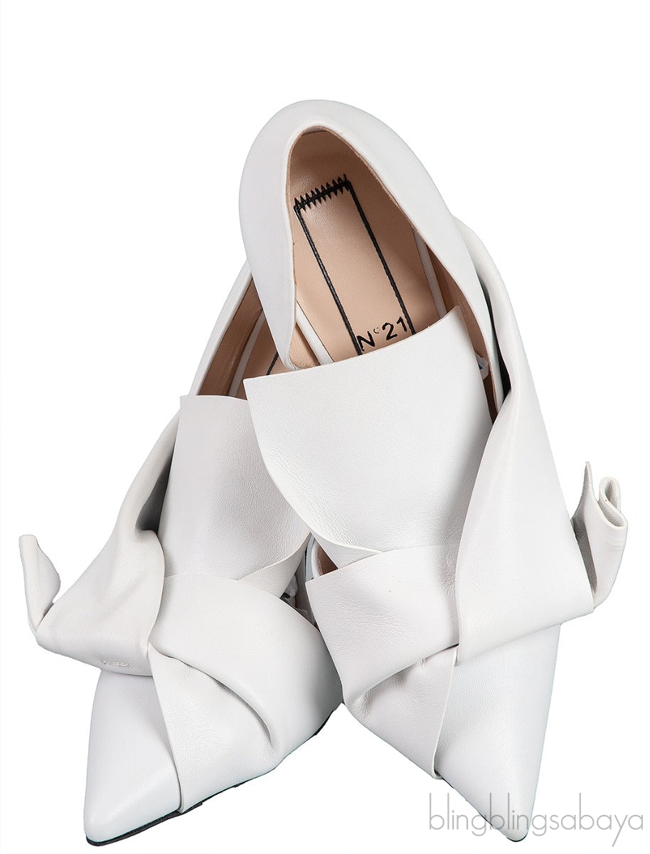 Nº21 WHITE LEATHER KNOT POINTED TOE SHOES