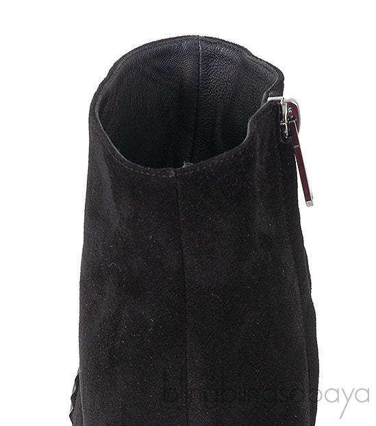 Balmain Black Pointed Toe Suede Ankle Boots