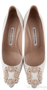 Ivory Hangisi Satin Pearl Pump
