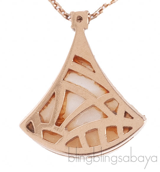 Diva\'s Dream Mother of Pearl YG Necklace