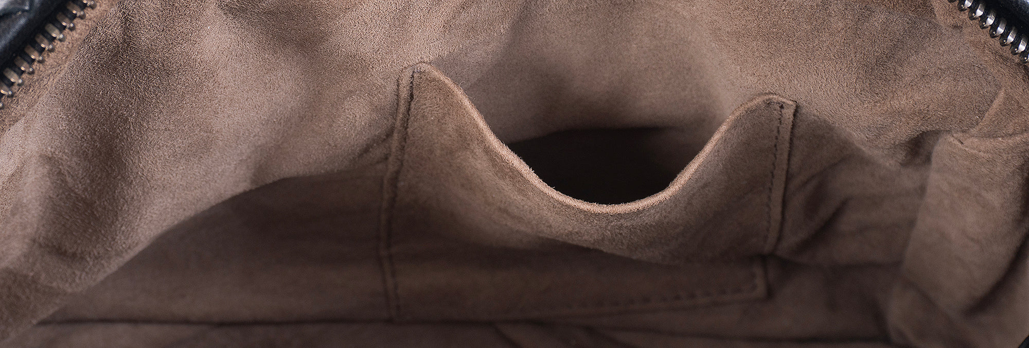 Bottega Veneta Black Intrecciato Seemless Pocket Messenger Bag
