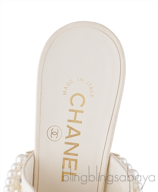 Off-white Pearl Slide Mule