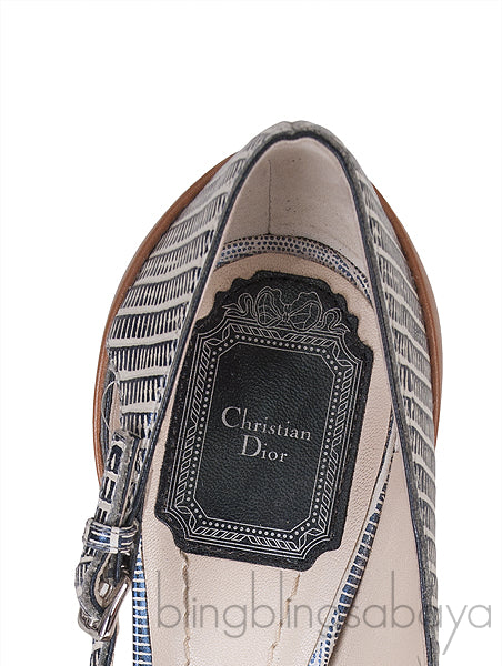 Embossed Pointed Toe Heels