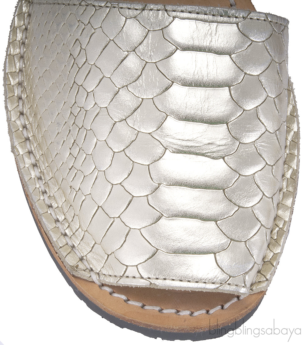 Croc Embossed Avarcas Sandals