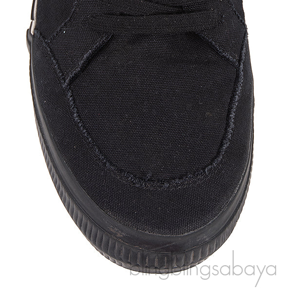 Black Canvas Men\'s Sneaker