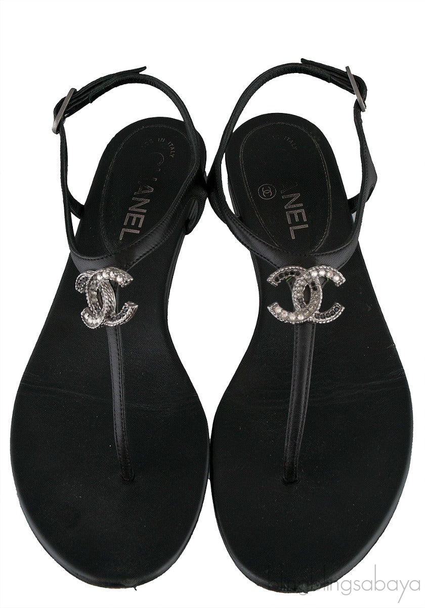 Black T-strap Thong CC Sandals