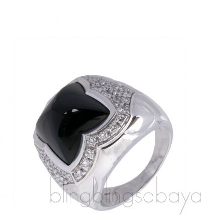 Pyramide White Gold Onyx Pave Ring